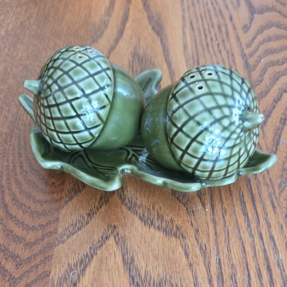 Sur La Table Green Fish-Shaped Kitchen Accents